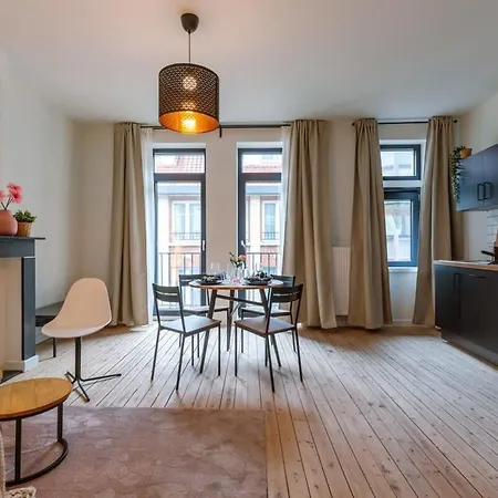 Huswell - Spacious And Warmly Furnished Appartement Oostende