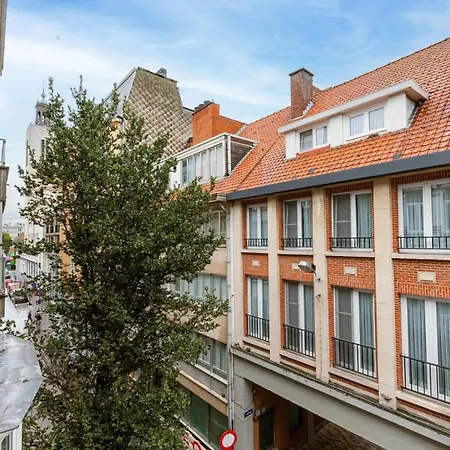 Huswell - Spacious And Warmly Furnished Oostende